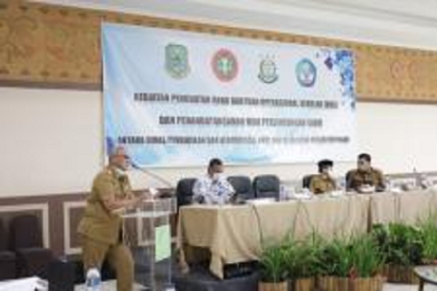 Hadiri Sosialisasi Pengolaan Dana BOS, Bupati Berikan Motivasi