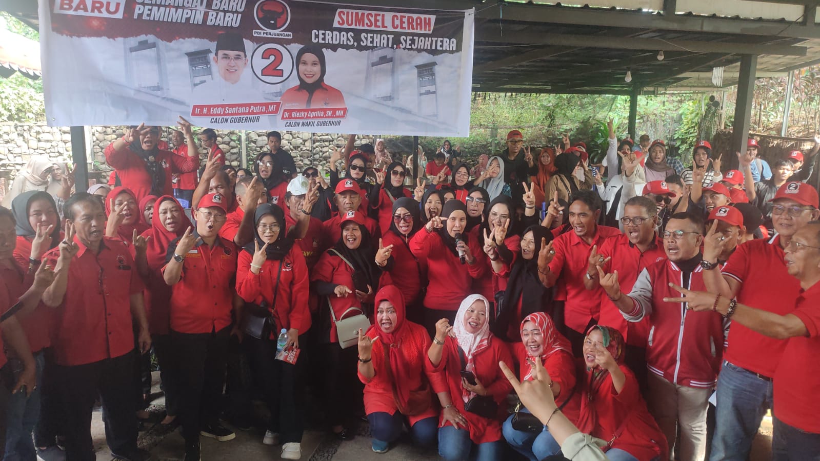 Riezky Aprilia Calon Wakil Gubernur Sumsel Berkunjungan Ke Warung Sop Bang Rio Baturaja